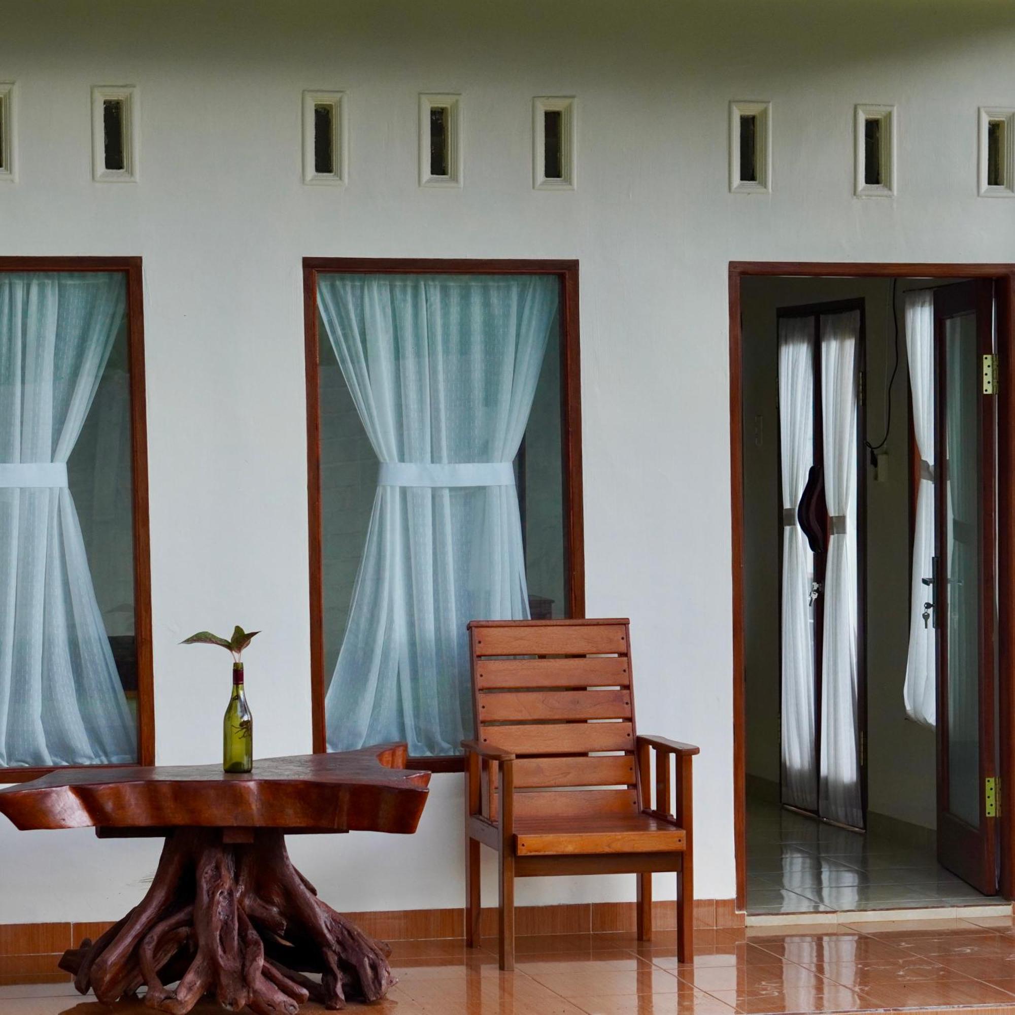 Sumatra Expedition Lodge Bukit Lawang Exterior photo